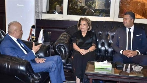 مشيرة خطاب تبحث مع محافظ الأقصر نشر وتعزيز ثقافة حقوق الإنسان
