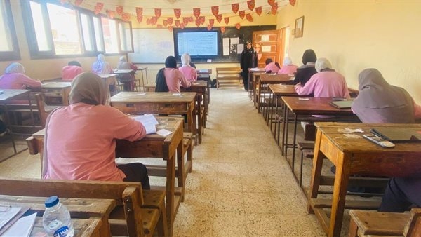 مدير تعليم القليوبية يتابع امتحانات صفوف النقل