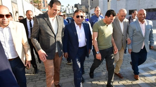 وزير الشباب والرياضة ومحافظ الدقهلية يفتتحان الممشي الجديد والتراس الاجتماعي بنادي الحوار.. صور