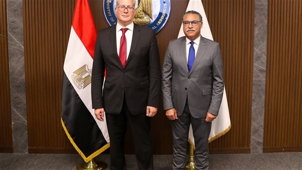 وزير البترول:  تصنيع الفوسفات محليا بدلاً من تصديره خاما لتعظيم القيمة المضافة