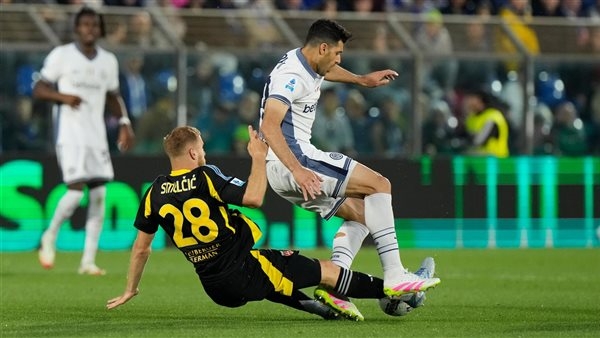 ليلة حسم الدوري الإيطالي.. إنتر ميلان يتفوق على كومو بالشوط الأول
