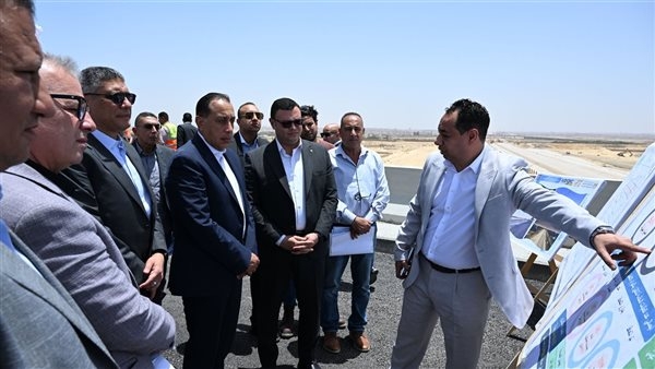 رئيس الوزراء يتابع موقف المشروعات الجارية بمنطقة "الحزام الأخضر" بأكتوبر.. صور
