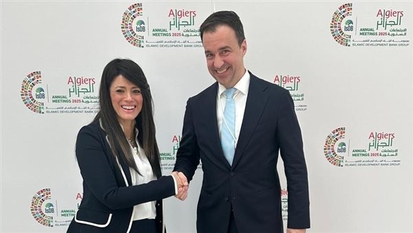 وزيرة التخطيط تناقش تطورات تنفيذ النسخة المصرية «شباب بلد»