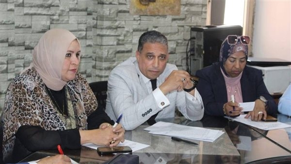 عطية يعقد اجتماعًا موسعًا مع رؤساء الكنترولات للشهادة الإعدادية بالإدارات التعليمية المختلفة