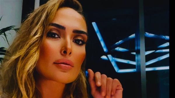 ياسمين رضا تترك بصمتها في مهرجان كان بإطلالات عالمية.. صور