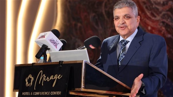 أسامة ربيع: الأوضاع الأمنية بالبحر الأحمر باتت مواتية لعودة السفن للإبحار بالقناة