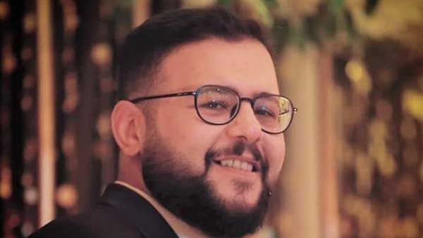 وفاة والد السيناريست إياد صالح والجنازة اليوم من مسجد مصطفى محمود