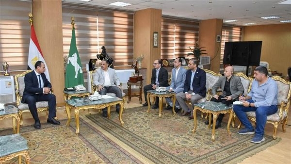 محافظ الشرقية يعقد اجتماعًا تنسيقيًا لمناقشة آليات تنفيذ فعاليات المبادرة الرئاسية الصحية
