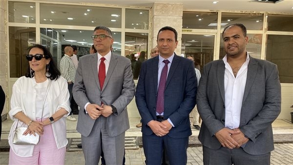 بالصور.. محافظ الجيزة يسلم أجهزة كهربائية لـ 50 فتاة