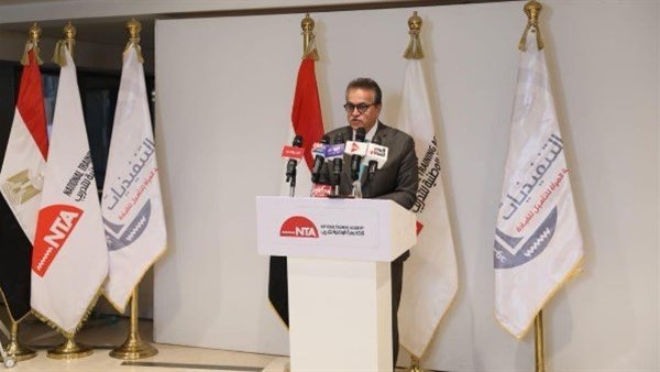 خالد عبد الغفار: تأهيل قيادات نسائية لصنع القرار