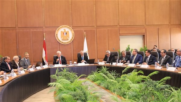 وزير التعليم العالي يوجه بتسويق برامج الجامعات الأهلية لجذب الطلاب الوافدين