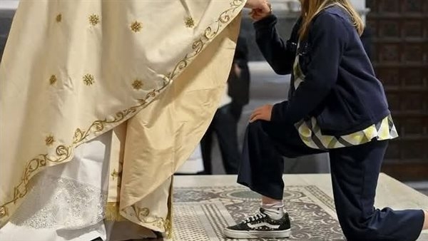 الركوع برمزٍ ديني: ماذا تعني الركبة التي تركع بها؟