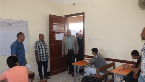 محافظ القليوبية يتفقد لجان امتحانات الثانوية الأزهرية.. صور
