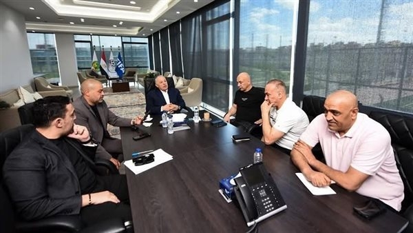 أبو ريدة ودياب يجتمعان مع الجهاز الفني للمنتخب لمراعاة ارتباطاته في المسابقات المحلية