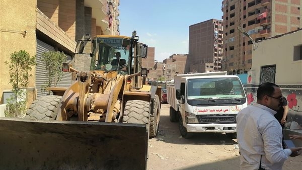 حملة مكبرة لرفع الإشغالات بشارع 135 بحي غرب شبرا الخيمة