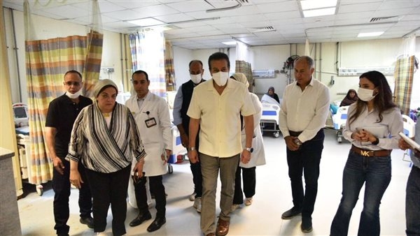 وزير الصحة يتفقد مستشفى وادي النطرون و3 نقاط إسعافية بطريق العلمين