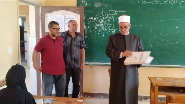 طلاب الثانوية الأزهرية بشمال سيناء يؤدون امتحان مادتي القرآن والحديث