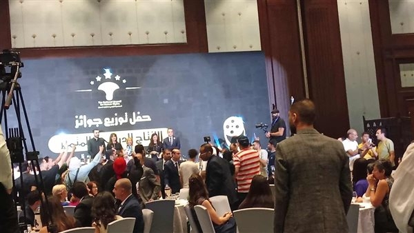 القومي لحقوق الإنسان يكرم مسلسل ظلم المصطبة