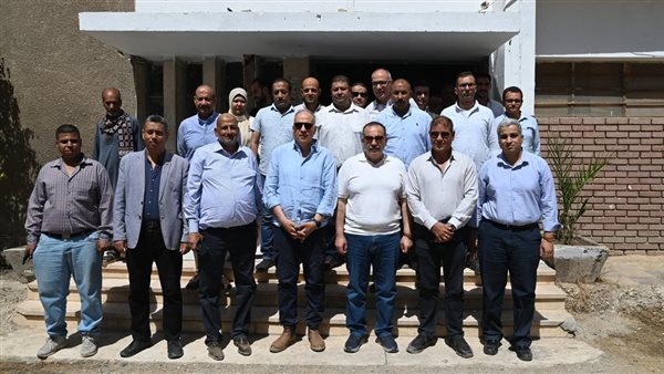 محافظ أسيوط ووزير الري يتفقدان أعمال تطهير ترعة المعنا وكوبري السنط