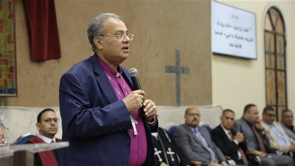 رئيس الطائفة الإنجيلية يختتم جولته الرعوية بقرى المنيا بزيارة نزلة النخل بأبو قرقاص