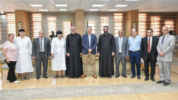محافظ الشرقية يستقبل راعي الكنيسة الكاثوليكية بالزقازيق للتهنئة بعيد الأضحى