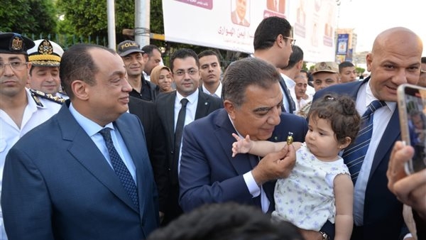 محافظ الدقهلية يؤدي صلاة عيد الأضحى بمسجد النصر.. ويهنئ أهالي المحافظة