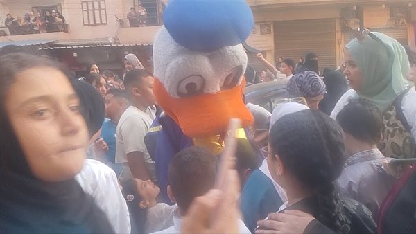 بالصور.. آلاف المصلين يؤدون صلاة العيد في المنصورة