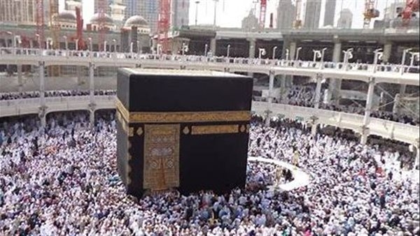 بث مباشر.. حجاج بيت الله الحرام يواصلون أداء مناسك الحج من مشعر مني