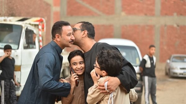 العيد الكبير في مصر.. آلاف المآذن تنادي وملايين القلوب تستجيب.. وطن يُصلي ويضحك ويأكل ويُغني