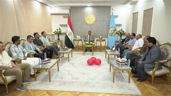 محافظ مطروح يستقبل المهنئين بعيد الأضحى المبارك.. صور