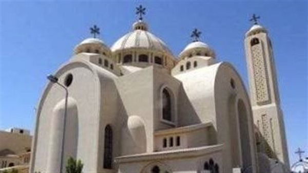 الكنيسة القبطية تحتفل بـ'صلاة السجدة' في ختام الخماسين
