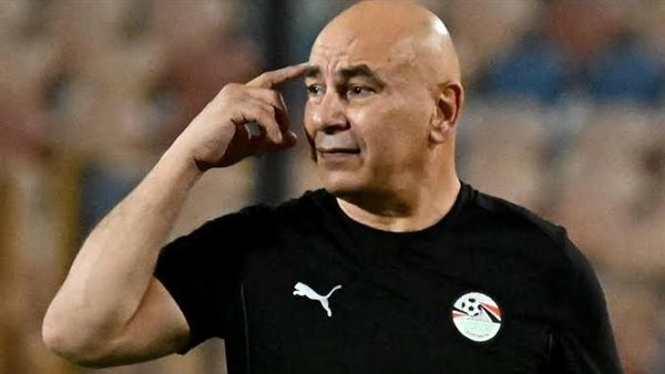 حسام حسن يتابع لاعبي الأهلي في كأس العالم للأندية