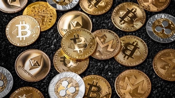 أسعار العملات الرقمية اليوم.. بيتكوين تفقد مكاسبها وإيثريوم تواصل الارتفاع الأسبوعي