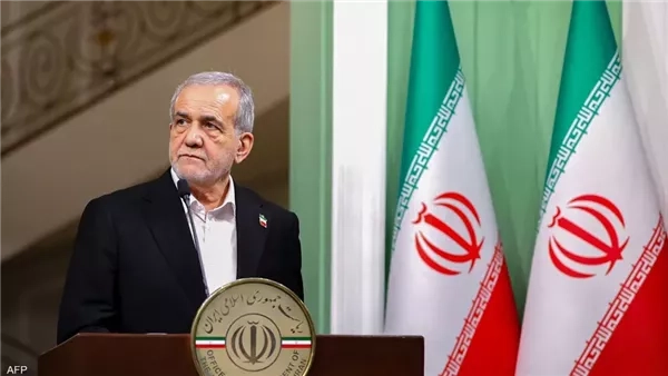 الرئيس الإيراني: سنعيد بناء المنشآت النووية إذا دمرت