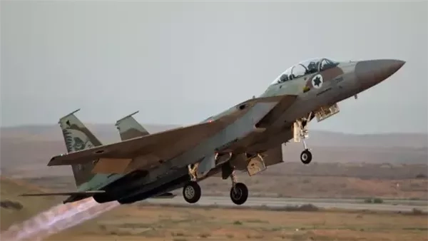 إعلام عبري: الطائرات المقاتلة الإسرائيلية تعاود قصف مواقع بتبريز في إيران