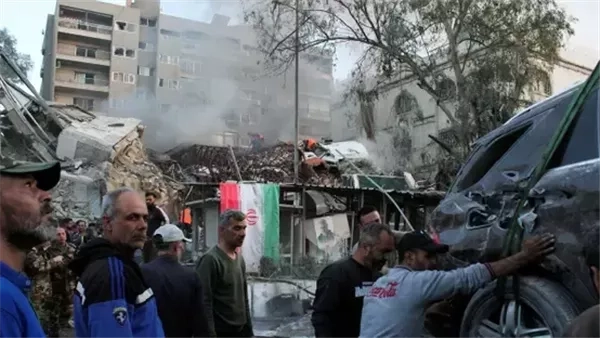 بعد الضربة العسكرية الموجعة.. هل تدخل إيران  في مواجهة مباشرة مع إسرائيل؟.. خامنئي يعين قادة جدد بعد اغتيال قائد الحرس الثوري ورئيس الأركان.. أساتذة علوم سياسية: الهجوم هو الأقوى منذ سنوات