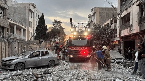 جهاد حرب: 3 سيناريوهات محتملة لتطور التصعيد الإيراني الإسرائيلي