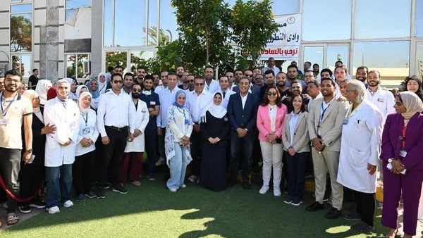 رئيس الوزراء يتفقد مستشفى وادي النطرون التخصصي.. صور