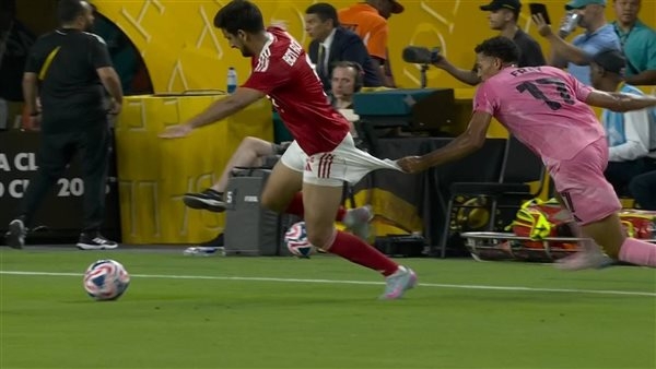 شوط أول سلبي.. الأهلي يسيطر على إنتر ميامي وتريزيجيه يهدر ركلة جزاء
