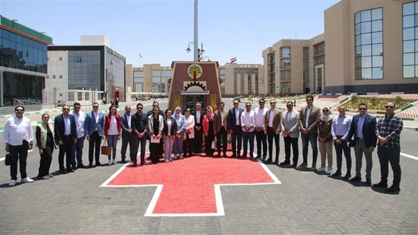 "ضمن وفد النواب".. نائب محافظ الأقصر يتفقد المشروعات التنموية بالوادي الجديد