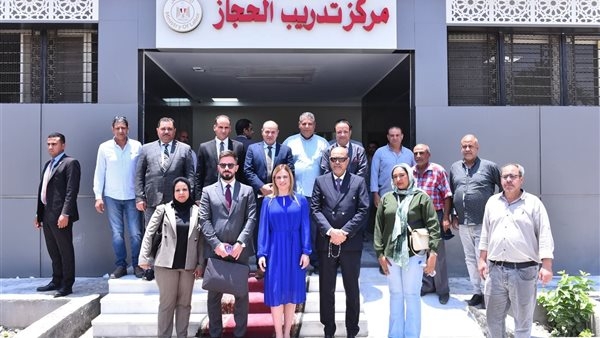 وزير العمل ونظيرته الصربية يقومان بجولة في ورش ومعامل مركز تدريب الحجاز