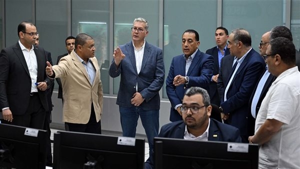 رئيس الوزراء يتابع من مركز التحكم  جاهزية الشبكة القومية للغاز وتأمين الإمدادات.. صور
