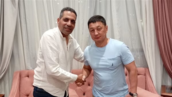 وصول المدير الفني لمنتخب مصر للمصارعة الحرة