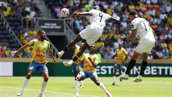 بوروسيا دورتموند ينهي الشوط الأول متفوقًا على صن داونز بثلاثية