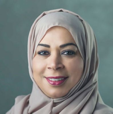 الإمارات.. يد تبني ويد تحمي