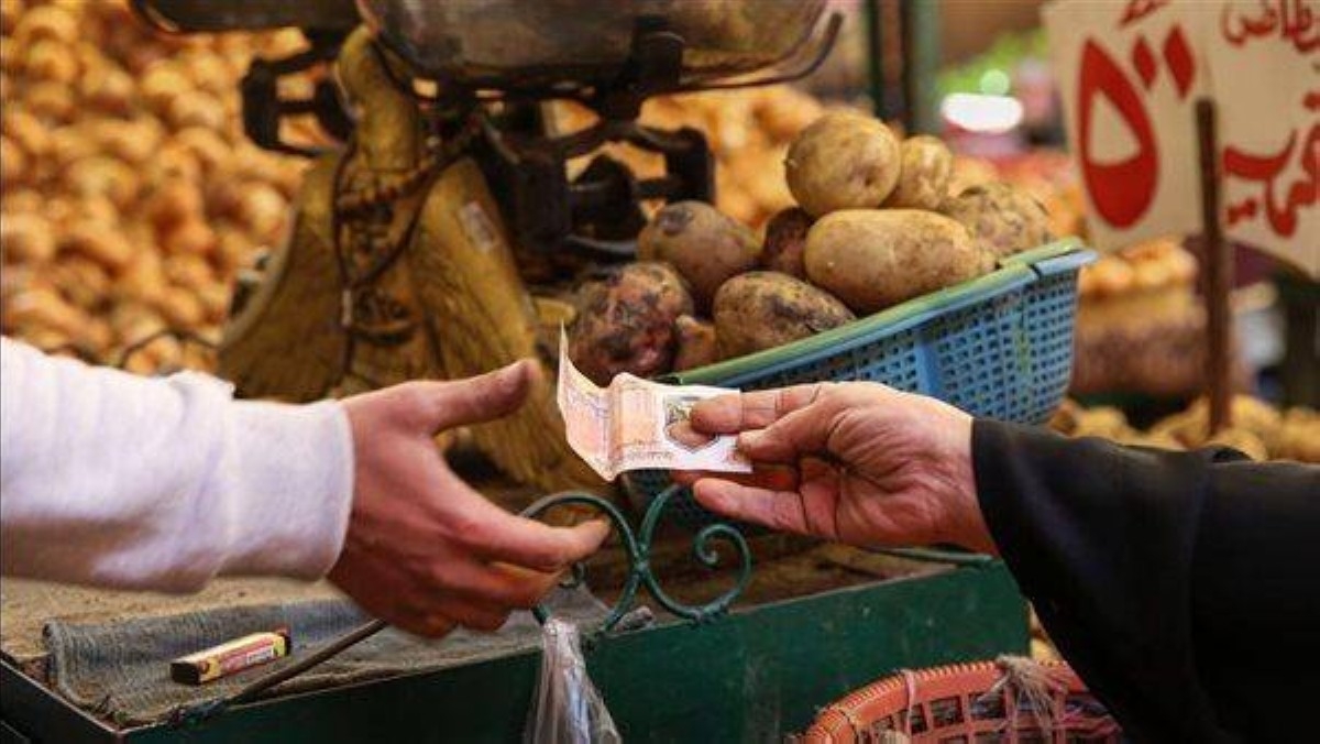 تراجع طفيف للتضخم في مصر خلال الشهر الماضي