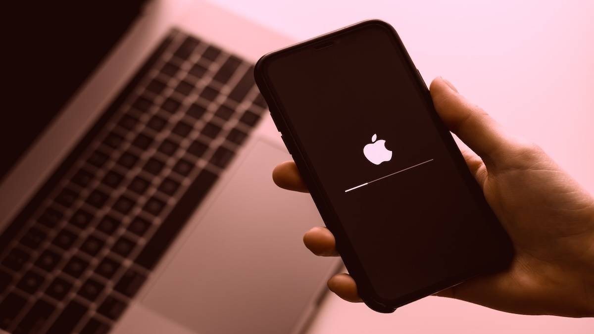 بعد تهديد أمني خطير .. تحذير عاجل من آبل للملايين من مستخدمي "آيفون"