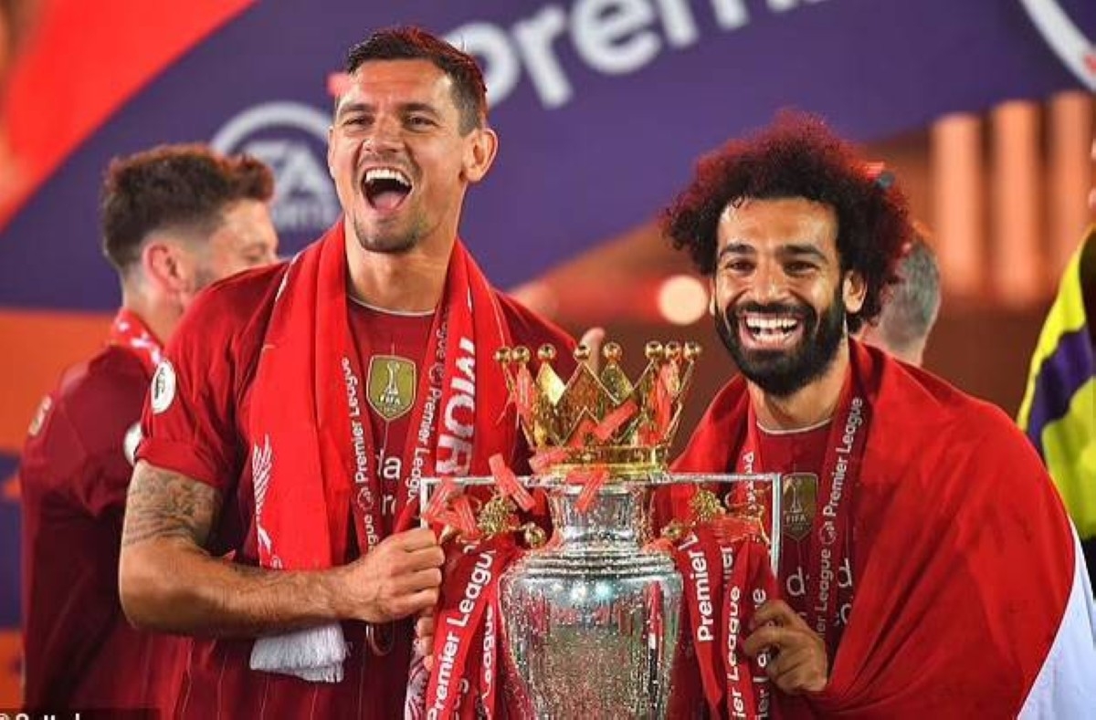 أقرب إلى الرحيل من البقاء.. تصريحات لوفرين بشأن محمد صلاح تثير الجدل