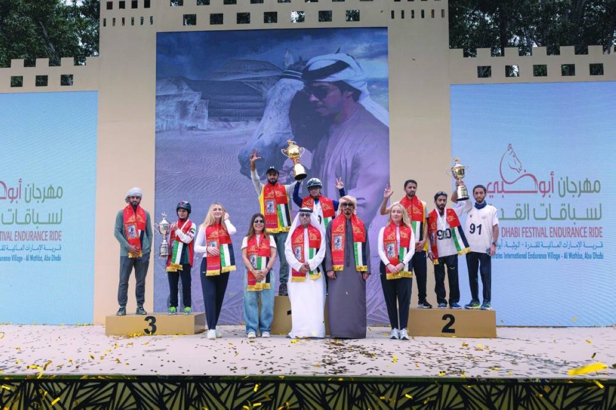 نورا القبيسي تهدي اسطبل «البوادي» لقب مهرجان أبوظبي للقدرة