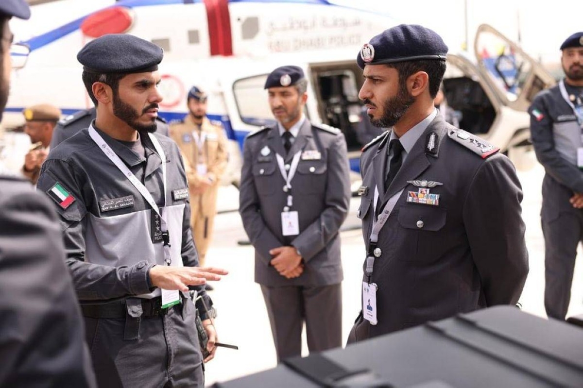 زايد بن حمد يزور منصة طيران شرطة أبوظبي